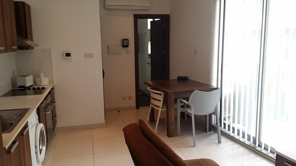 Paceville Montecarlo Apartments Saint Julian's Bilik gambar